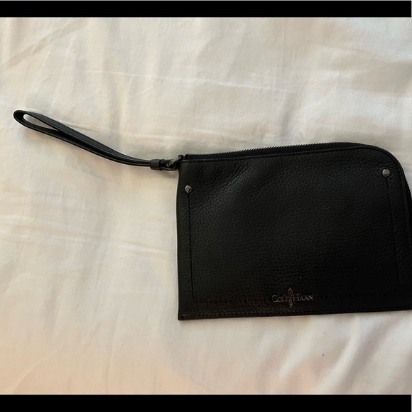 Cole Haan  wristlet new - Picture 2 of 6